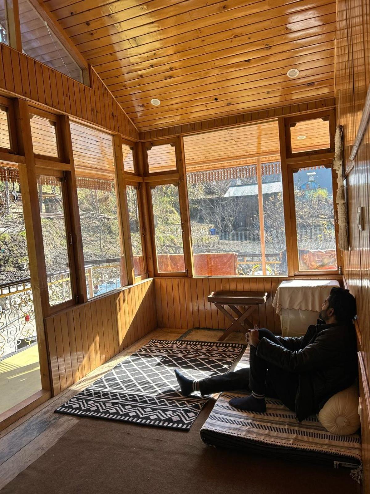 The Offbeat Chalet Jibhi 外观 照片